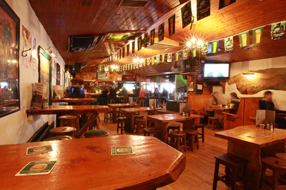 Monroes Tavern